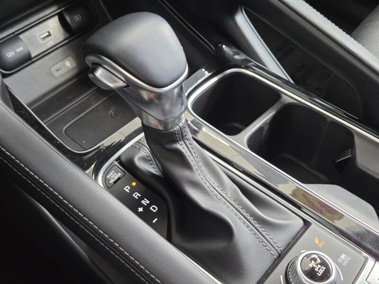 Used 2021 Glacial White Pearl Kia EX image 32