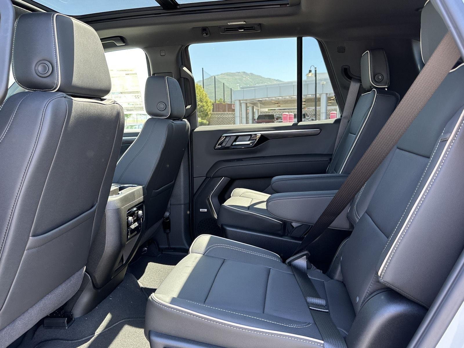 New 2026 Polar White Tricoat Chevrolet Premier image 19