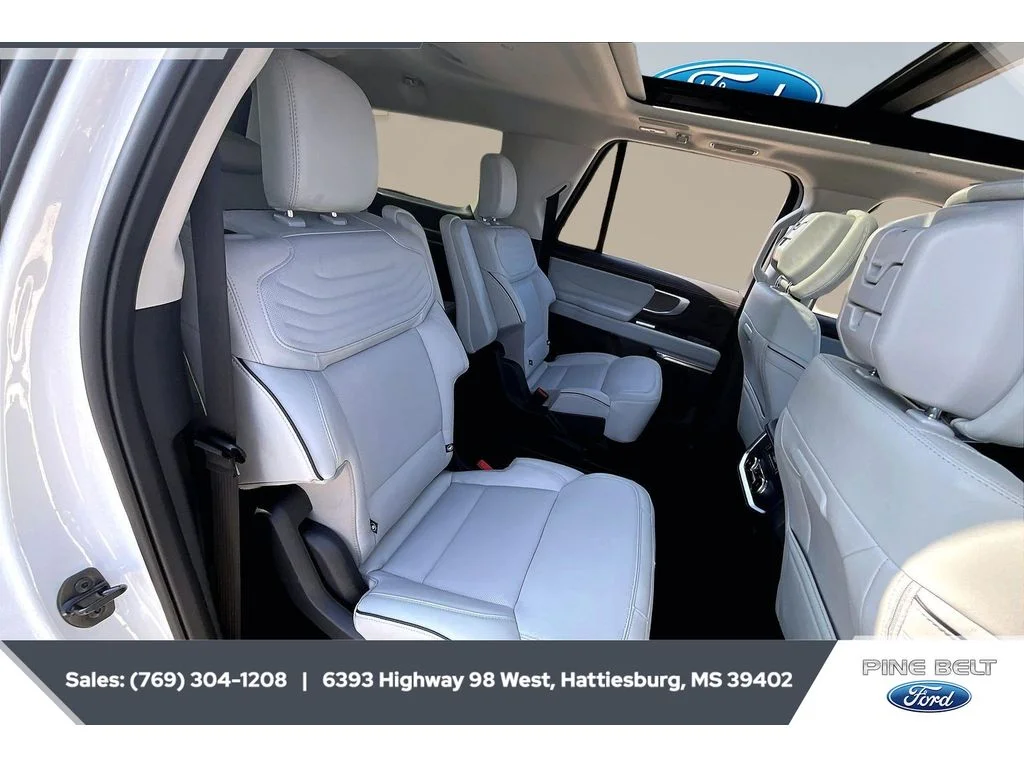 New 2026 Star White Metallic Tri-Coat Ford MAX Platinum® image 20