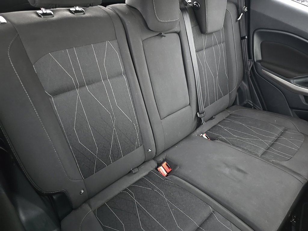 Used 2019  Ford SE image 13