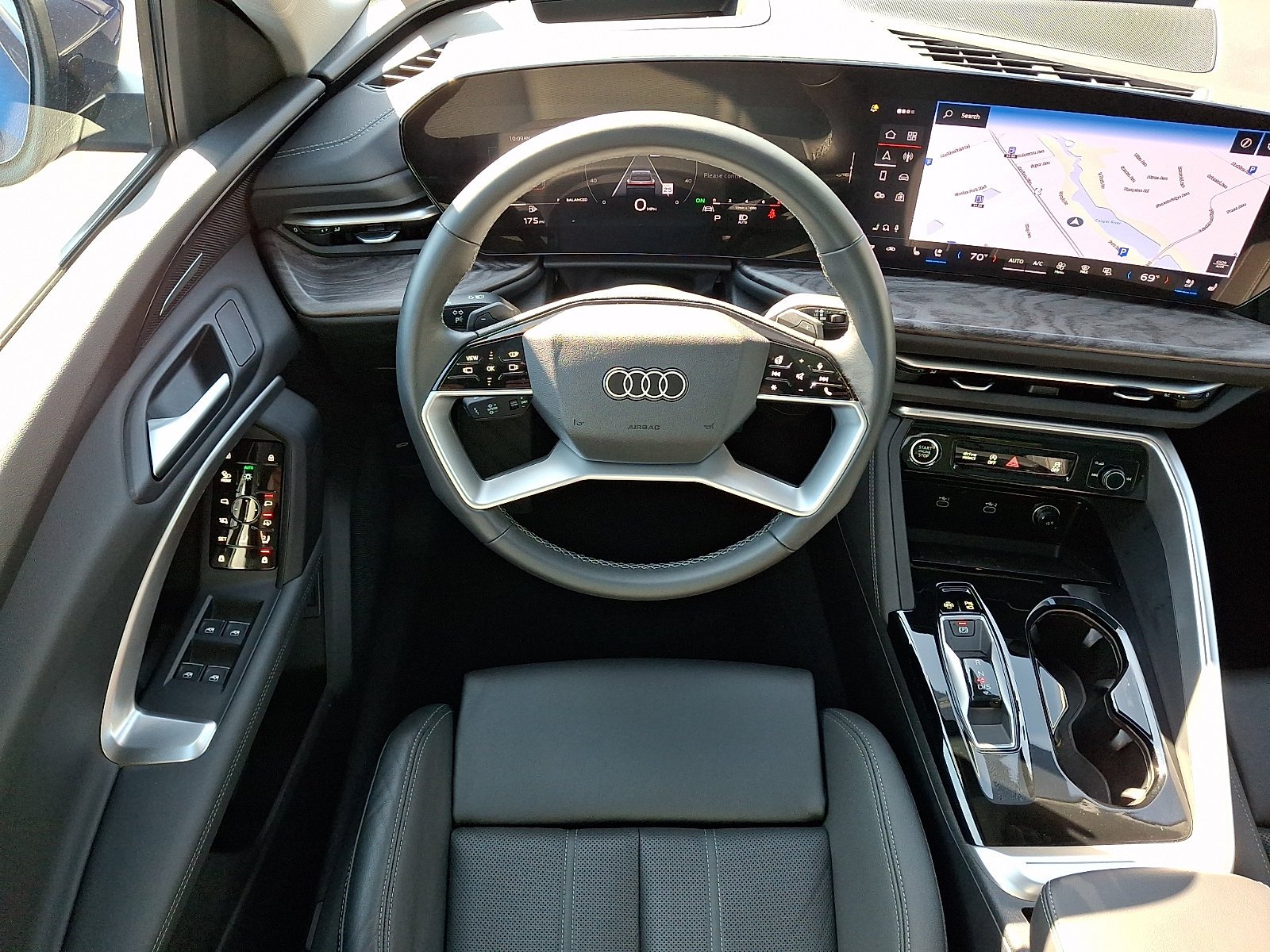 Used 2025 Navarra Blue Metallic   2D2d Audi Premium Plus image 12