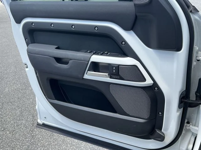 2023 Land Rover Defender S - Photo 33