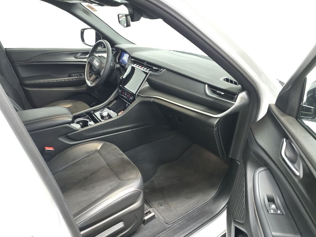 Used 2023 Bright White Clearcoat Jeep Altitude image 15