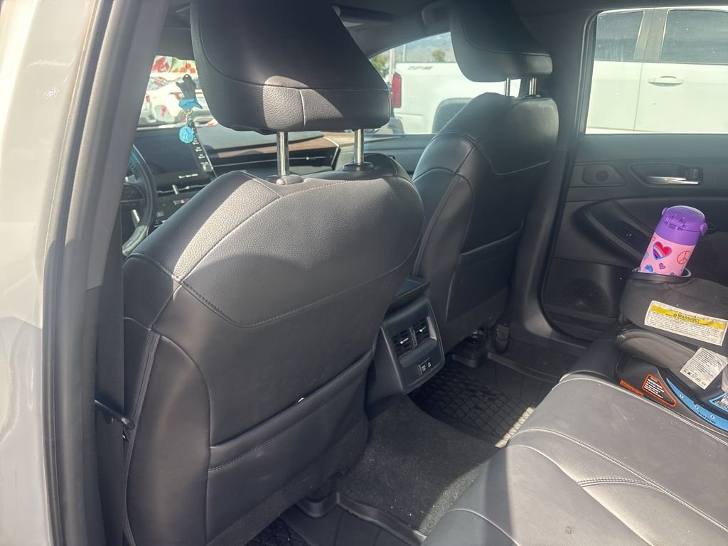 Used 2022 White Toyota XLE Plus image 7