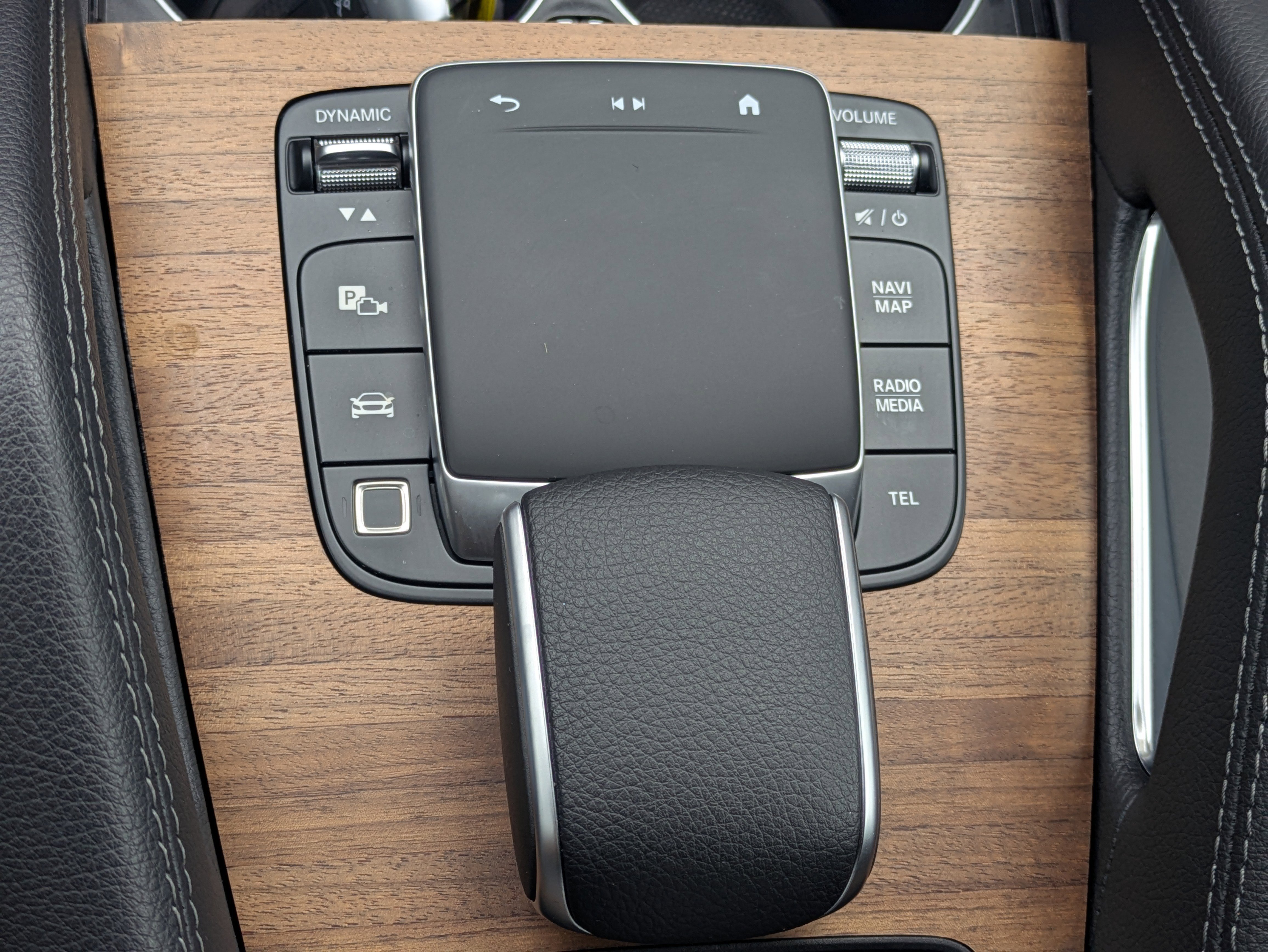Used 2025 Silver Metallic Mercedes-Benz GLE 450 image 31
