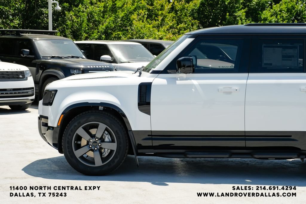 New 2026 Fuji White Land Rover X-Dynamic SE image 10