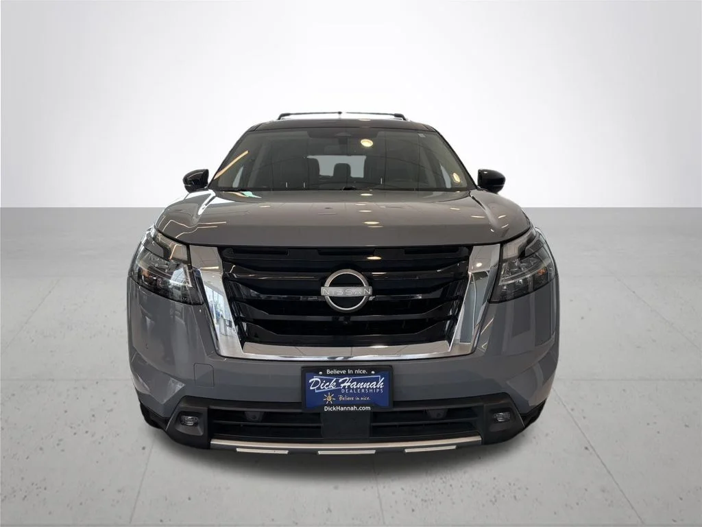 Used 2022 Gray Nissan SL image 3