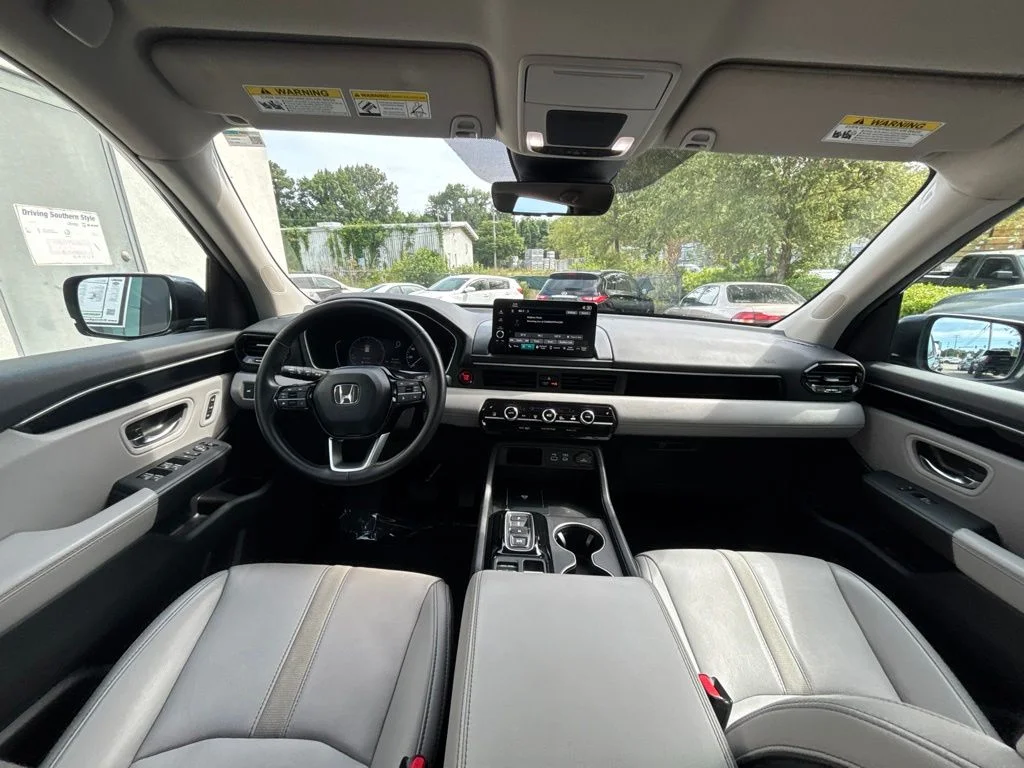 Used 2025 Blue Honda EX-L image 19