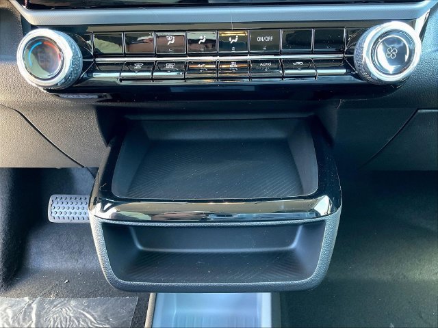 2027 Chevrolet Bolt LT - Photo 8