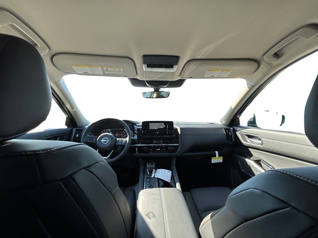 2025 Nissan Pathfinder SL - Photo 14