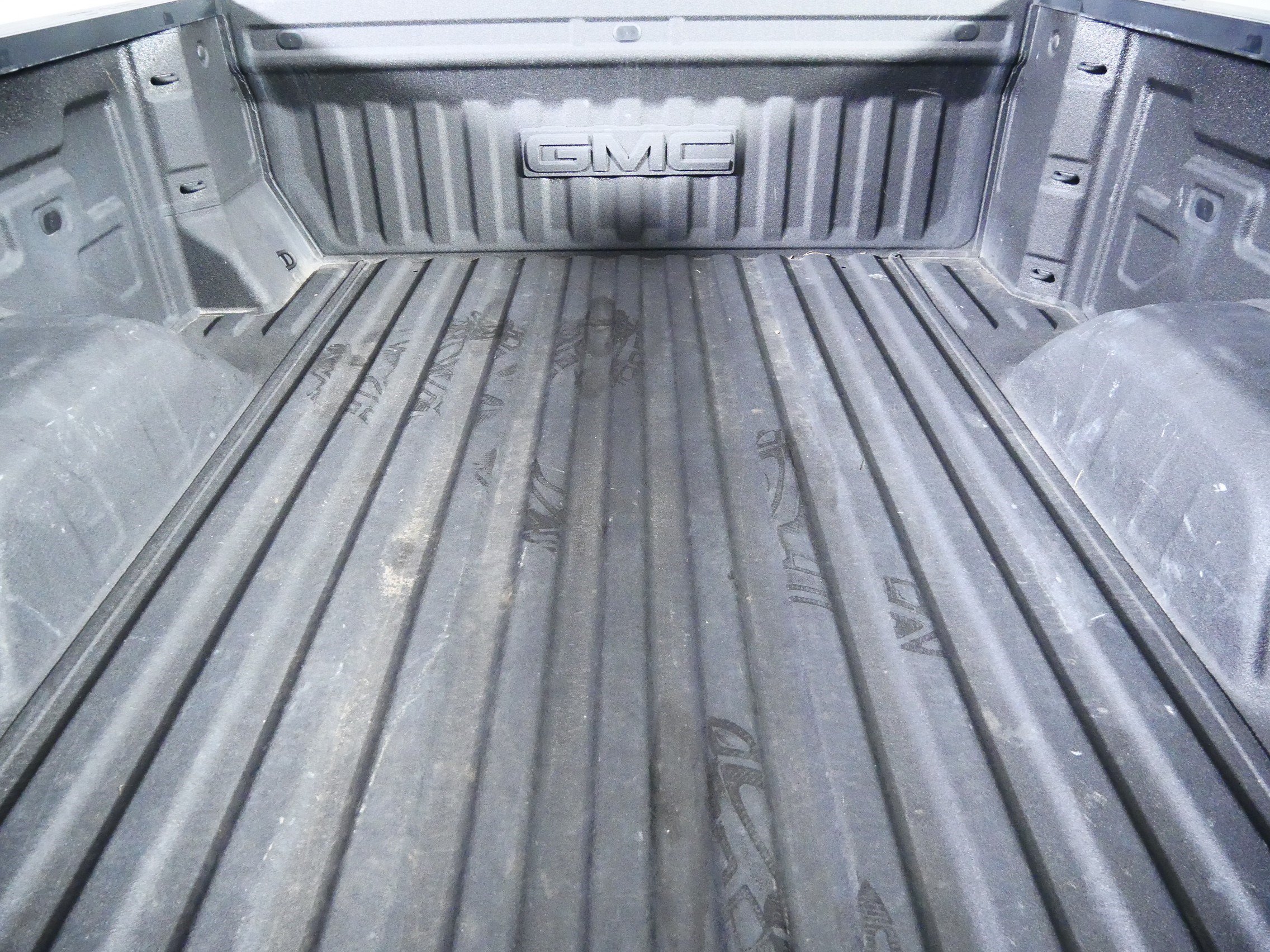 Used 2023 Titanium Rush Metallic GMC SLT image 18