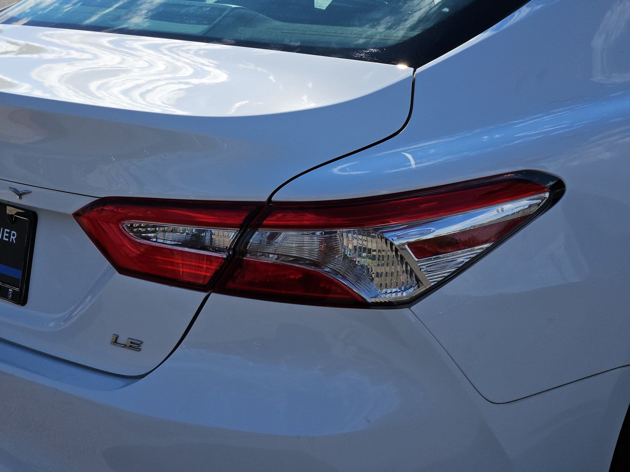 Used 2019 White Toyota LE image 11