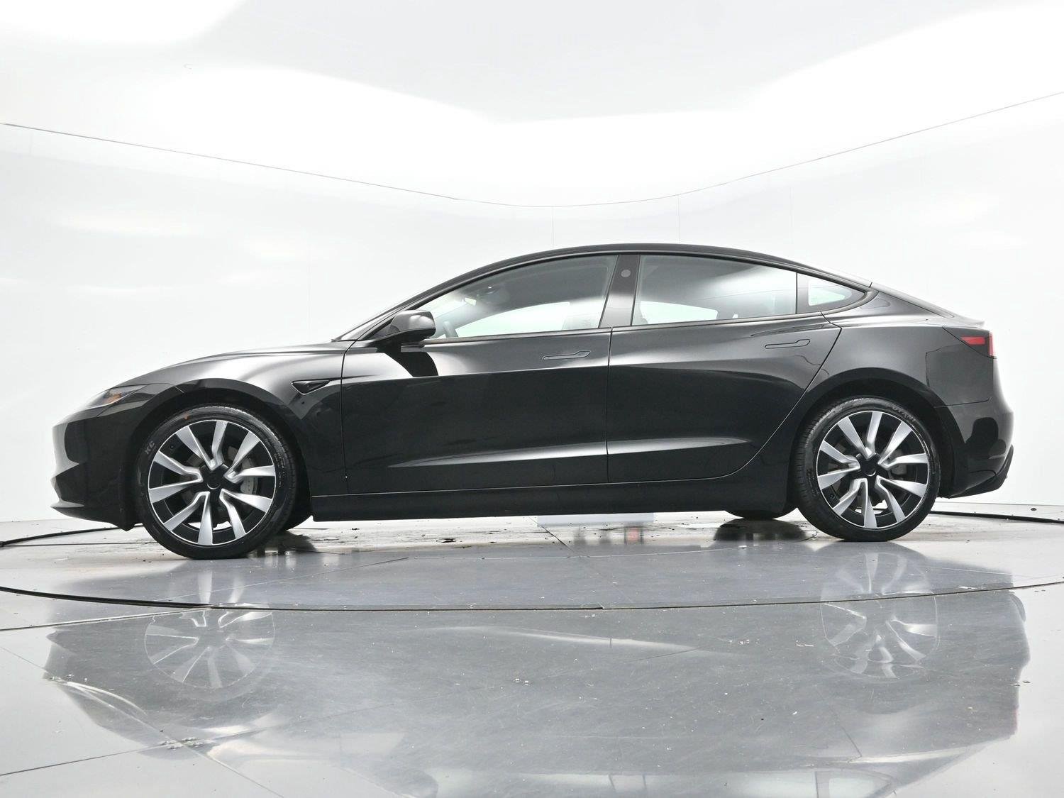 Used 2024 Black Tesla RWD *Ltd Avail* image 38