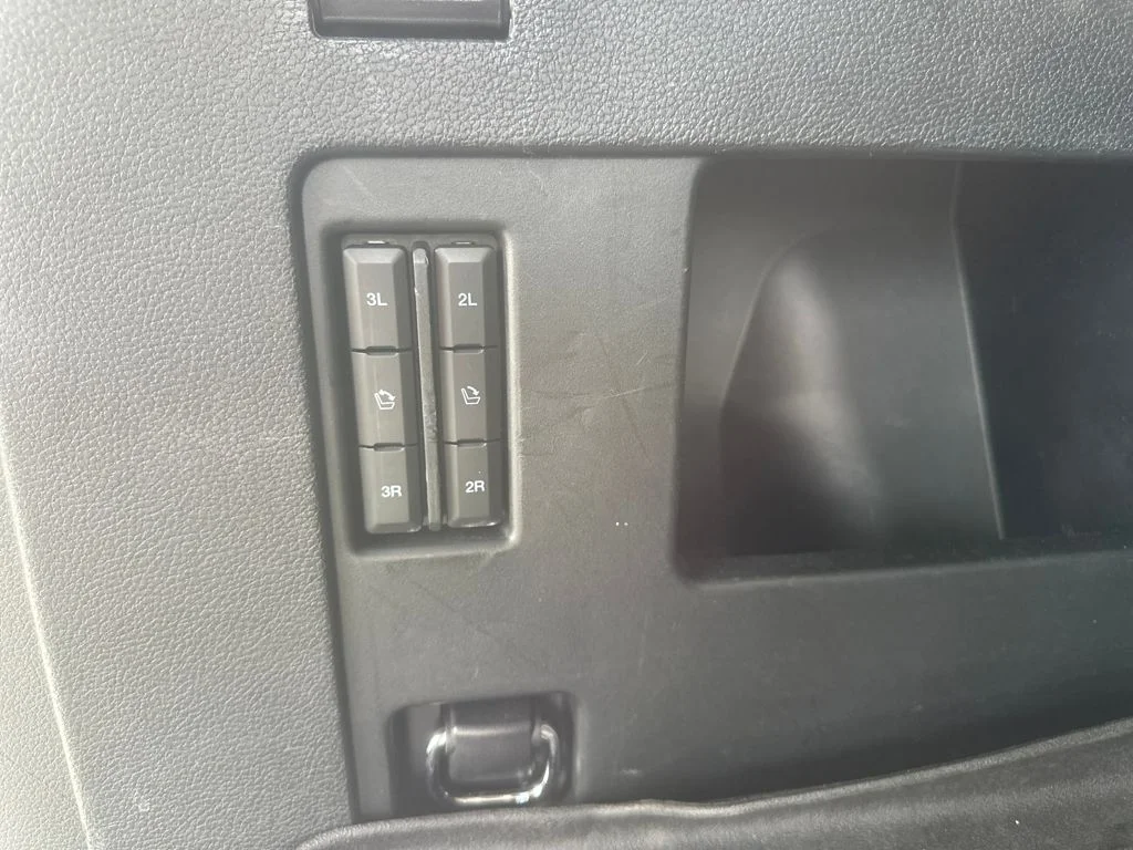 Used 2021 White Ford Platinum image 29