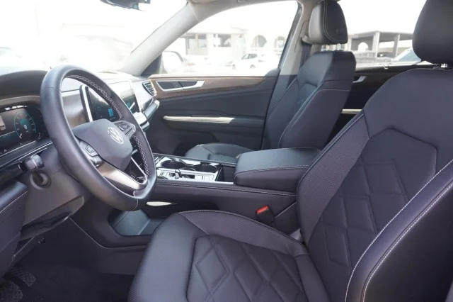 New 2026 Pure Gray Volkswagen 2.0T SE w/Technology image 18