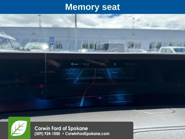 Used 2025 Gray Metallic Lincoln Premiere image 9