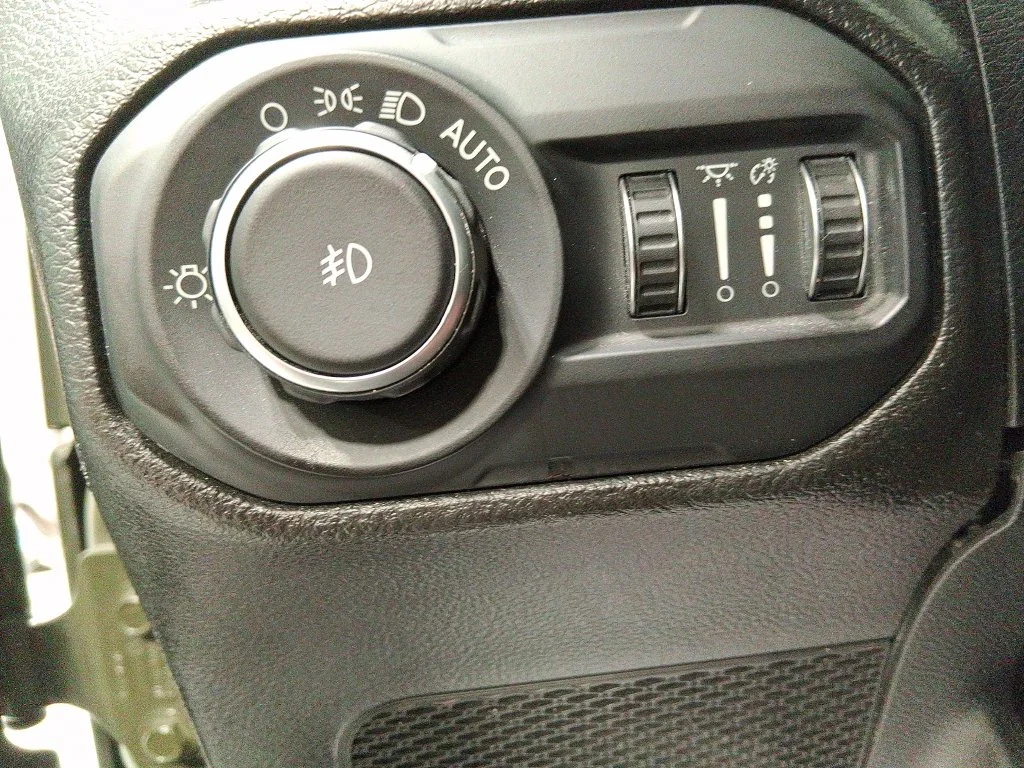 Used 2022 Green Jeep Unlimited Sahara image 16