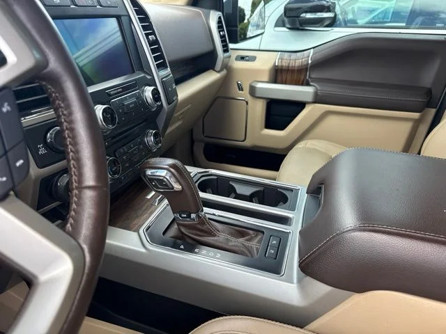 Used 2018 White Platinum Clearcoat Metallic Ford Lariat image 13