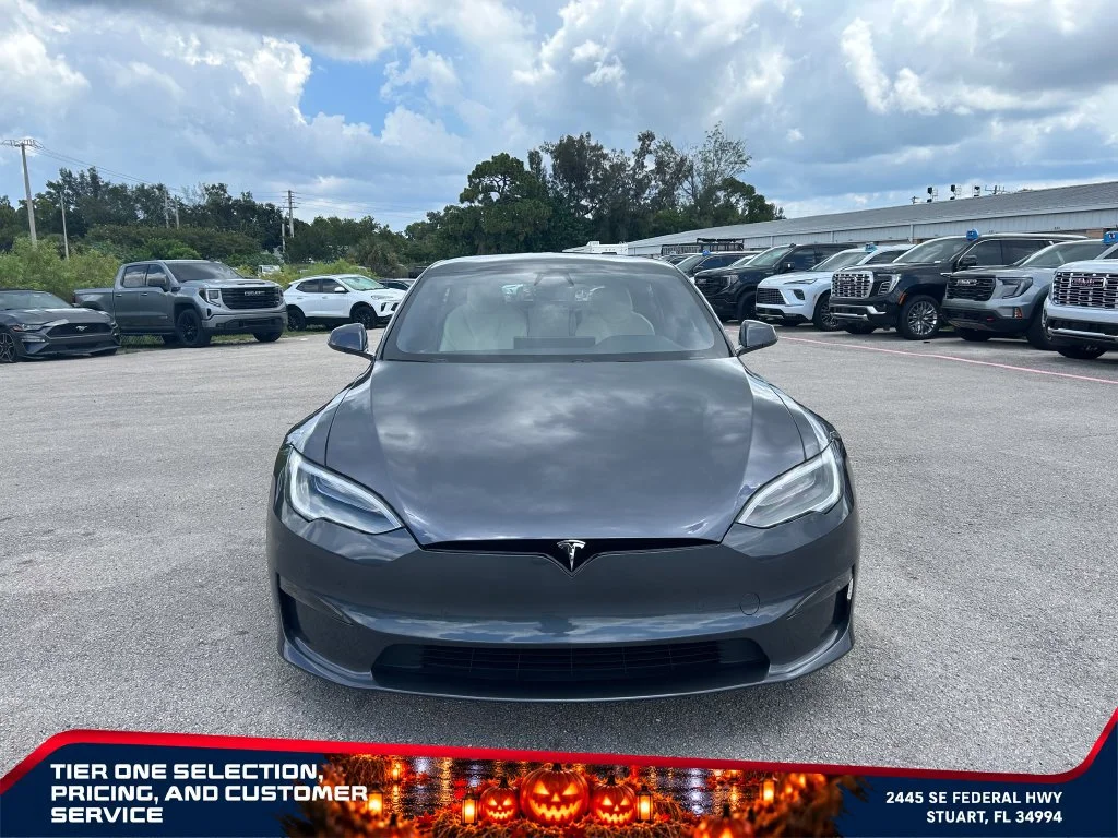 Used 2022  Tesla AWD image 3