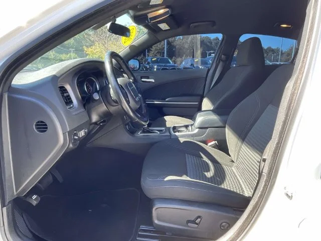 Used 2023 White Dodge SXT image 15