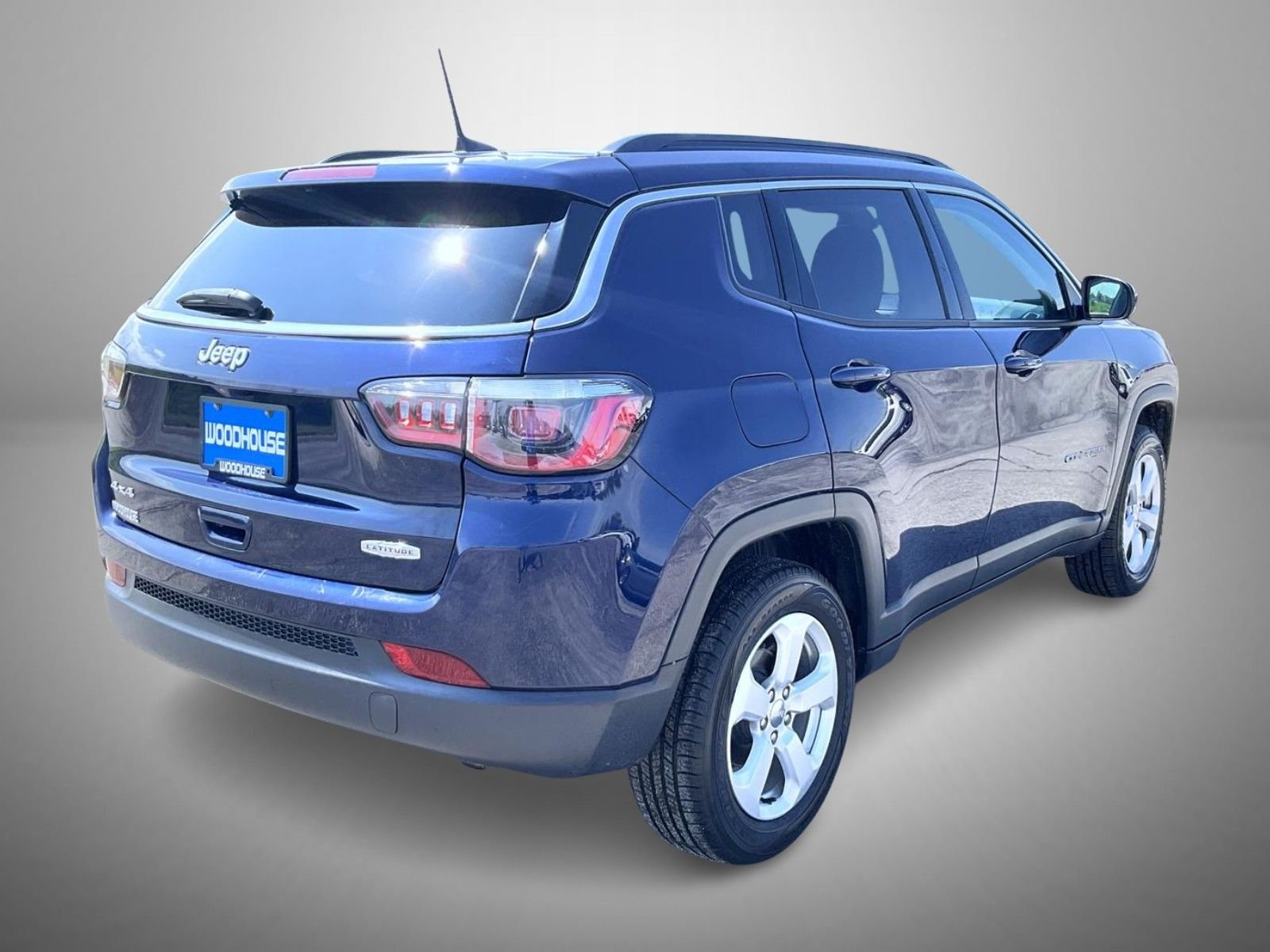 Used 2019 Blue Jeep Latitude image 5