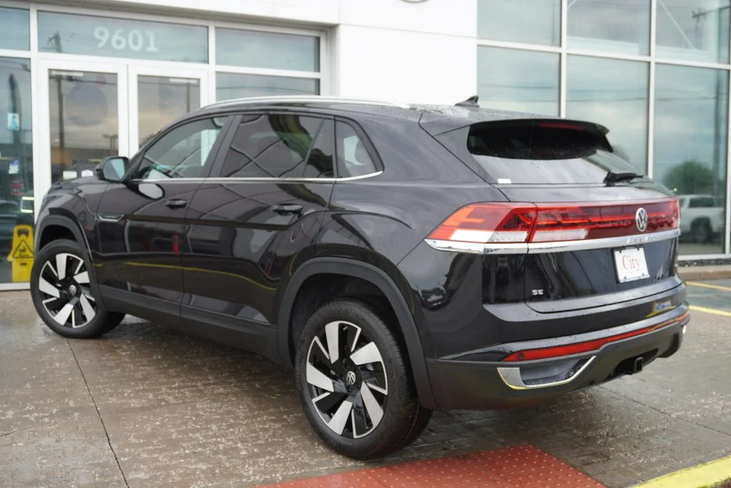 New 2026 Black Volkswagen SE w/Technology image 9
