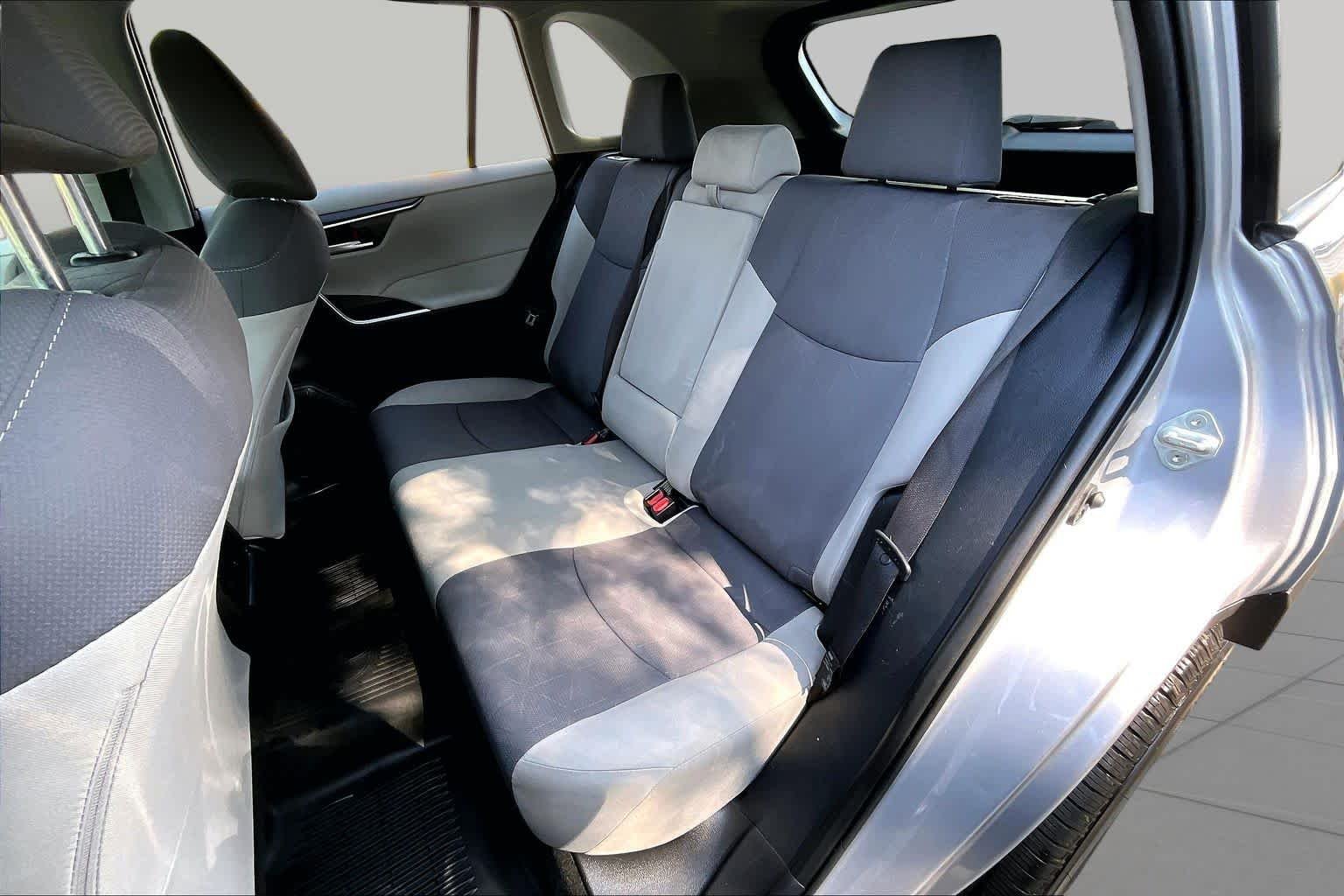 Used 2020 Silver Sky Metallic Toyota XLE image 21