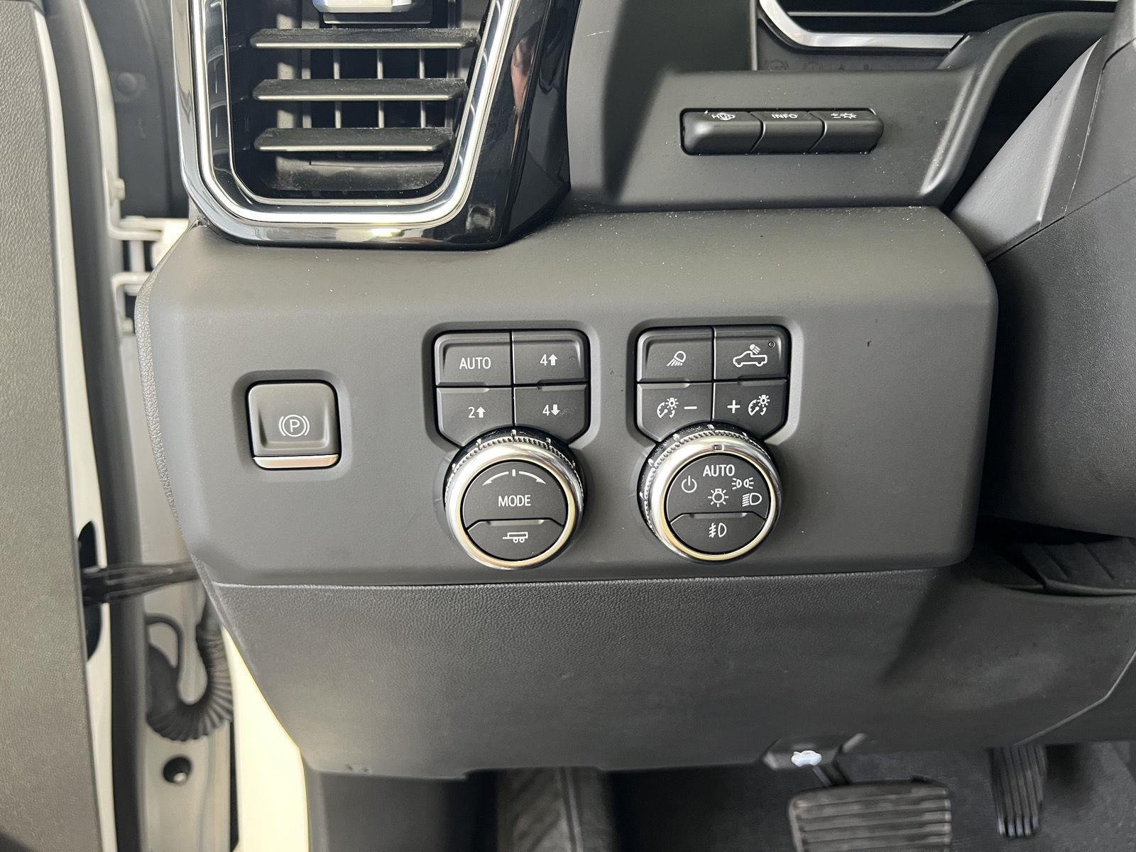 Used 2024 White Frost Tricoat GMC Denali Ultimate image 11