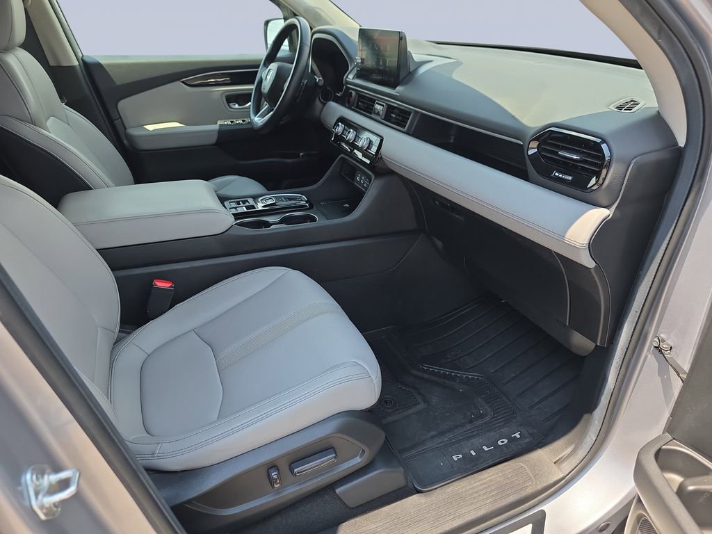 Used 2025 Lunar Silver Metallic Honda EX-L image 37