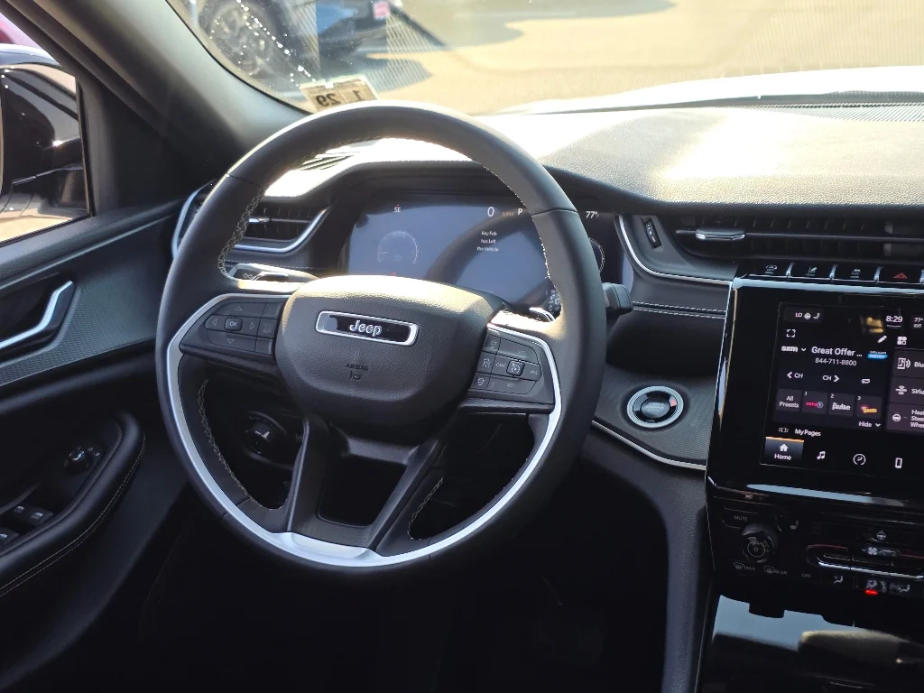 Used 2024 Bright White Clear Coat Jeep Altitude X image 27