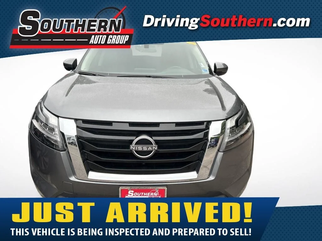 2023 Nissan Pathfinder SL 4WD's photo