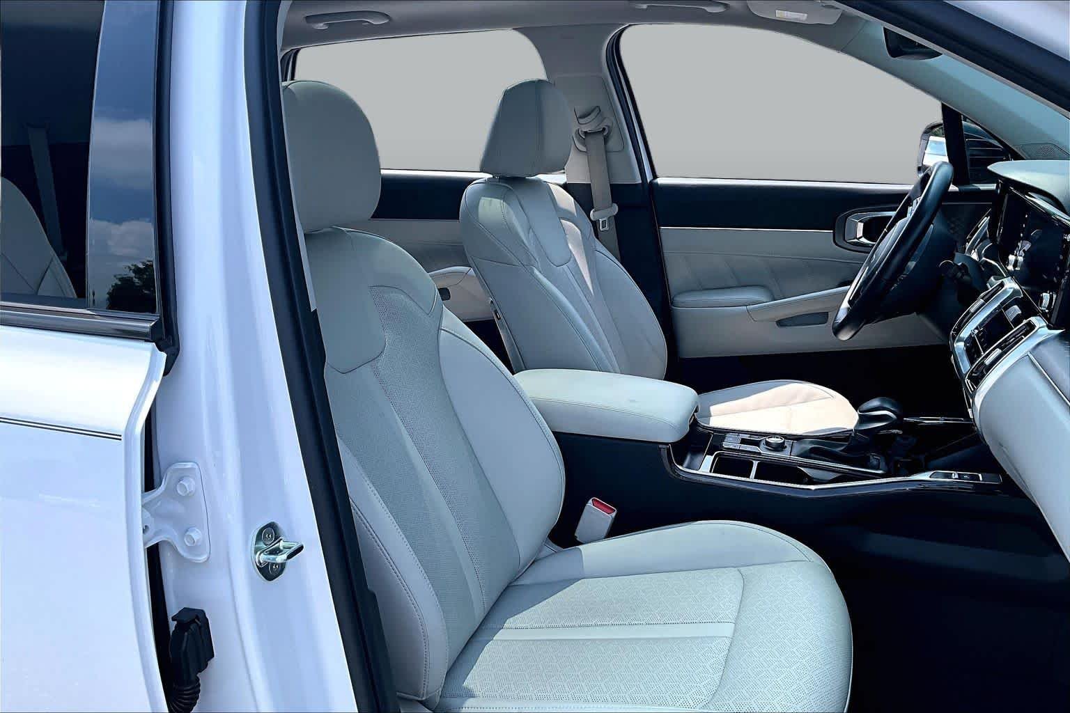 Used 2023 Glacial White Pearl Kia SX image 9