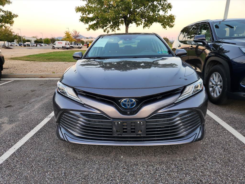 Used 2020 Gray Toyota XLE image 8
