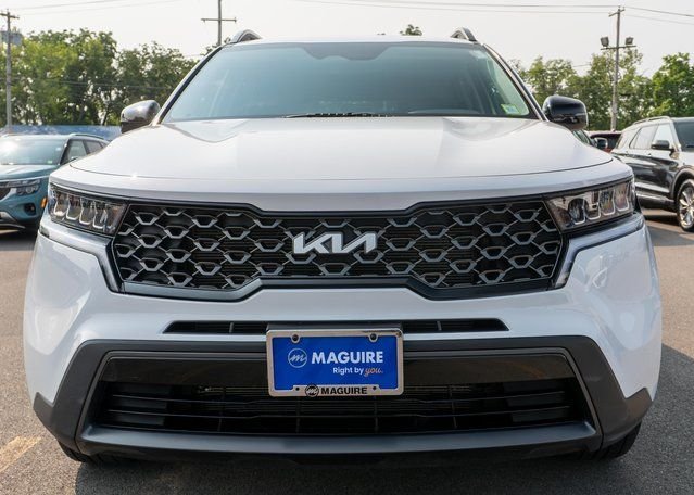 Used 2023 White Kia X-Line S image 3