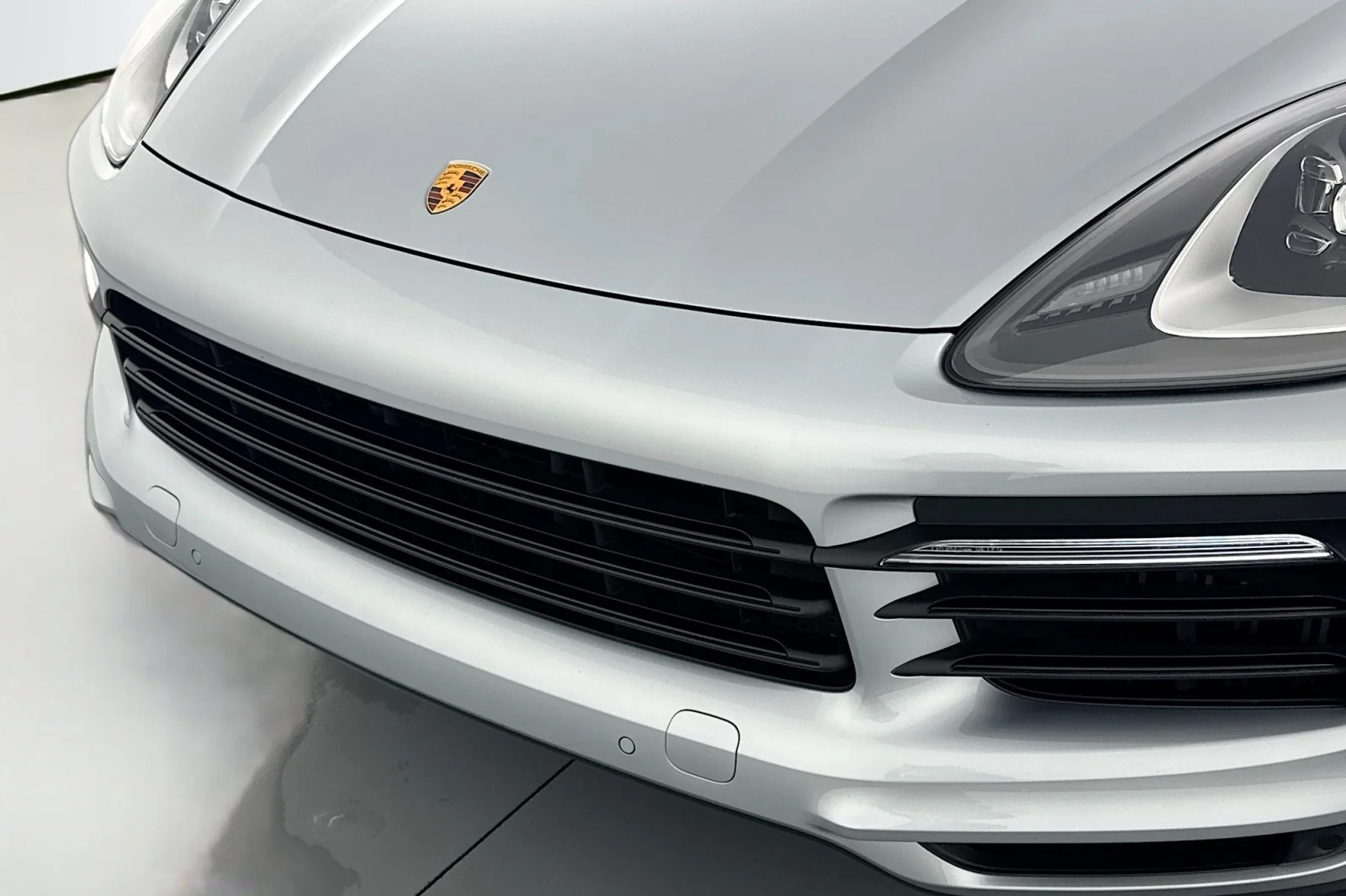 Used 2023 SILVER Porsche Platinum Edition image 12