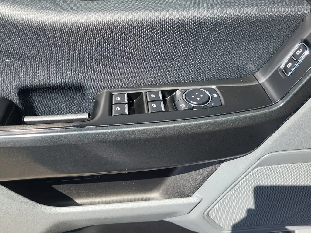 Used 2023 White Ford XL image 18