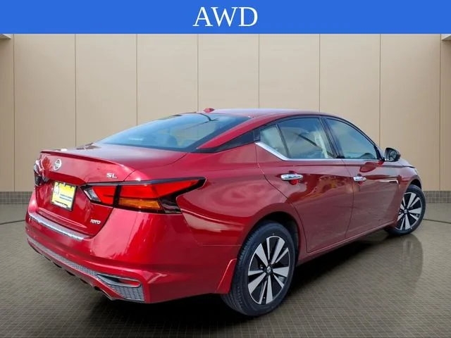 Used 2022 Red Nissan 2.5 SL image 6
