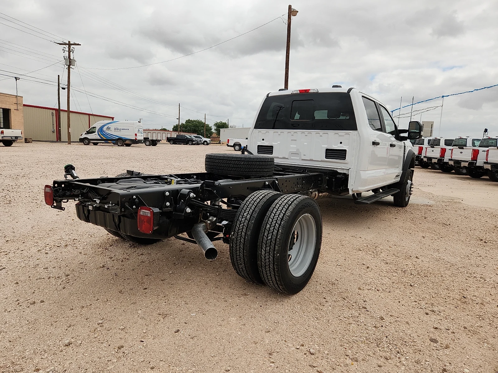 New 2026 Oxford White Ford XL image 7
