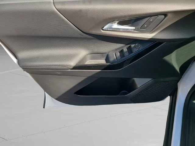 New 2027 Summit White Chevrolet LT image 18