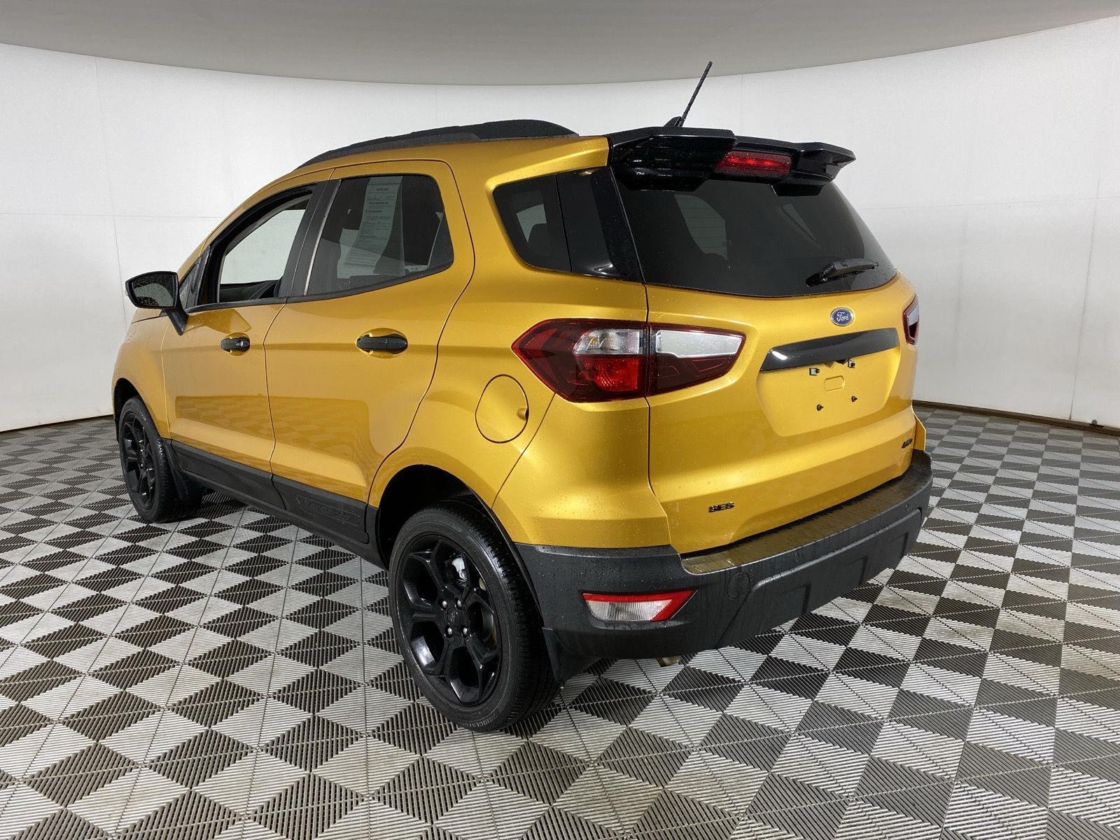 Used 2022 Luxe Yellow Ford SES image 5