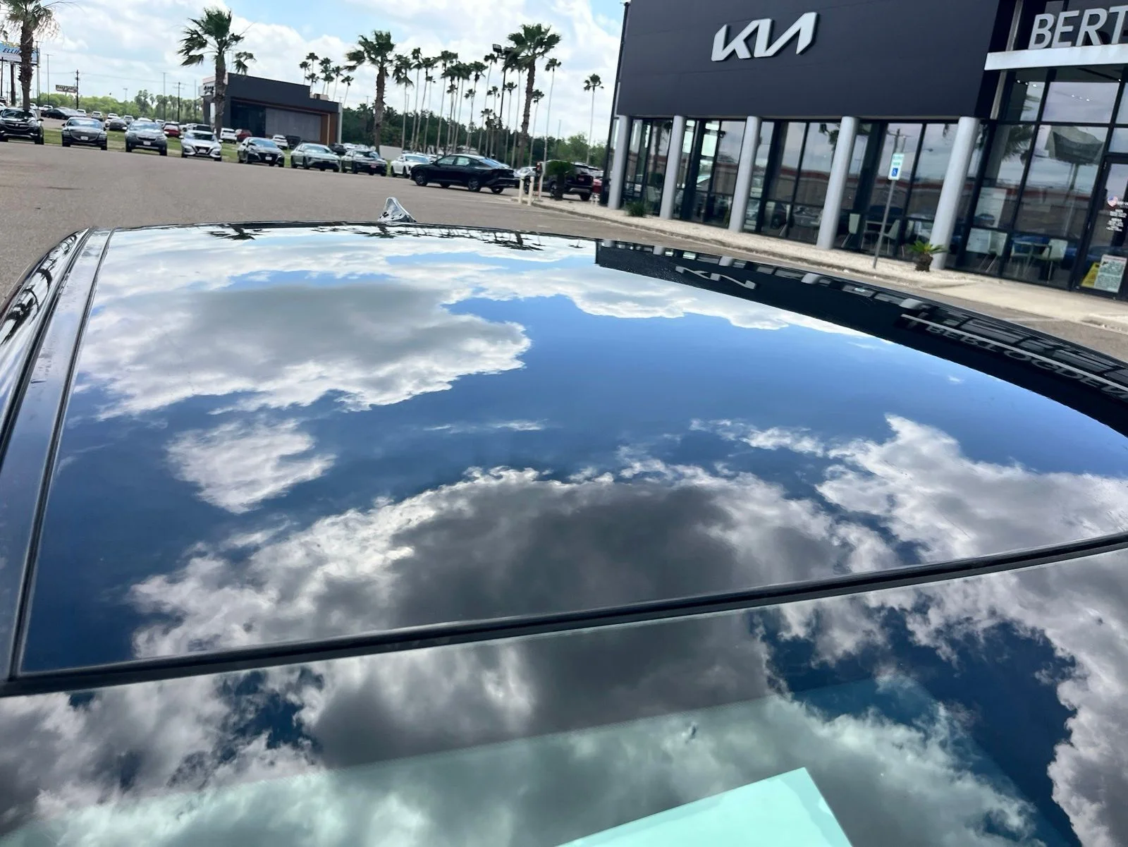 Used 2023 Black Kia LXS image 13