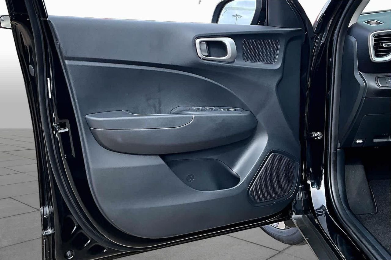 New 2026 Onyx Black Hyundai SEL image 10