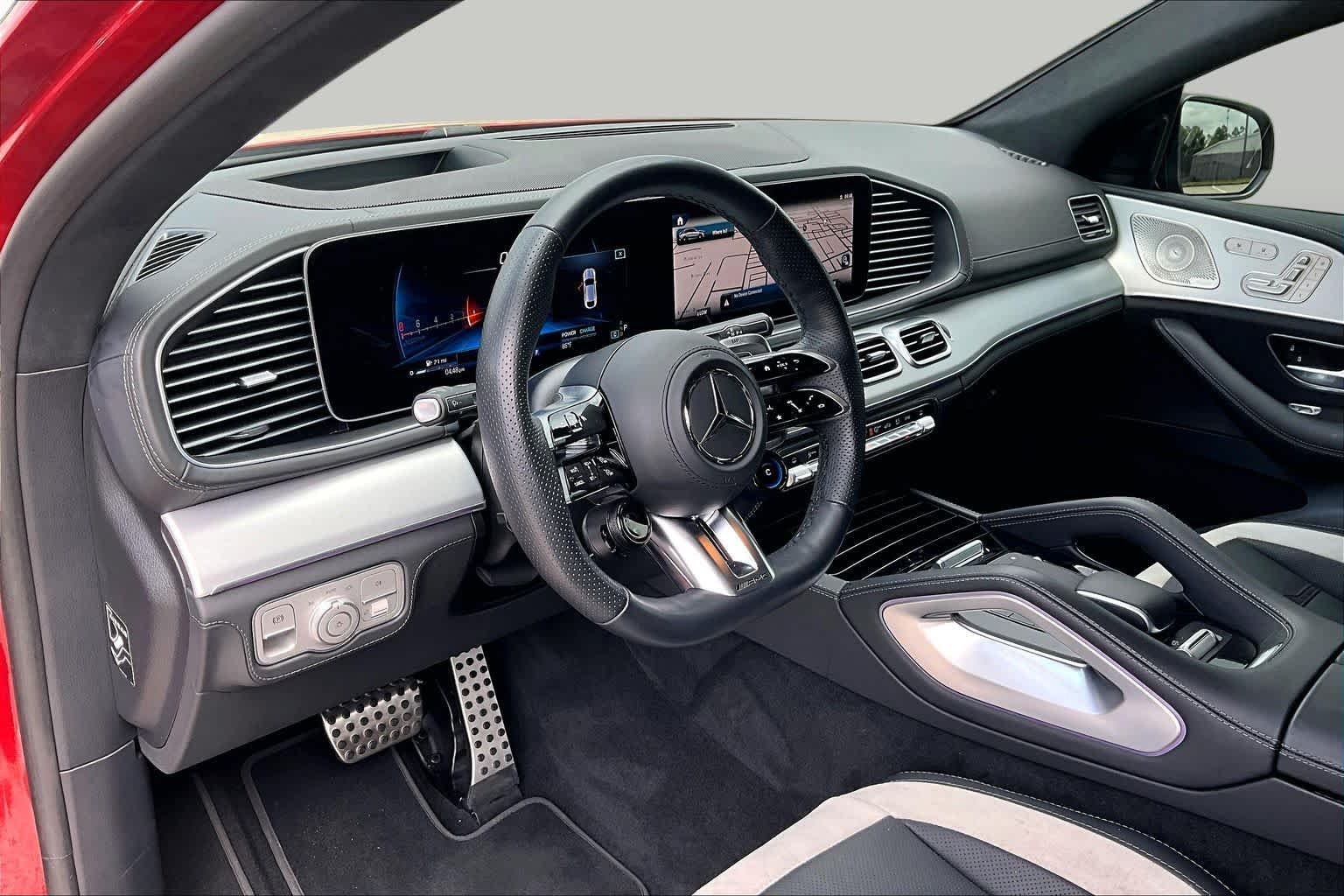 Used 2025 MANUFAKTUR Cardinal Red Metallic Mercedes-Benz AMG® GLE 63 S image 18