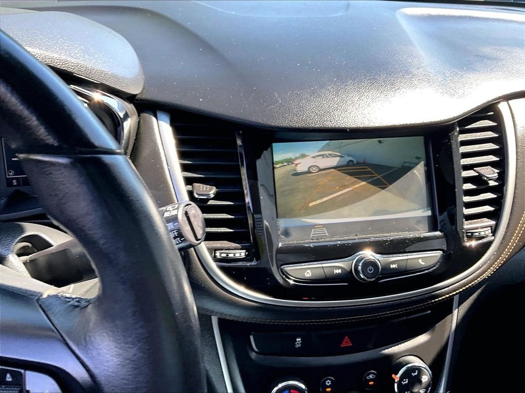 Used 2018 White Chevrolet LT image 18