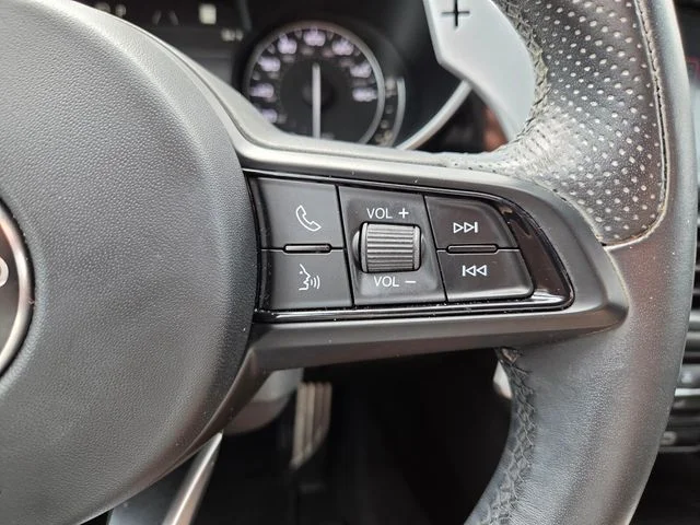 Used 2022 White Alfa Romeo Veloce image 32