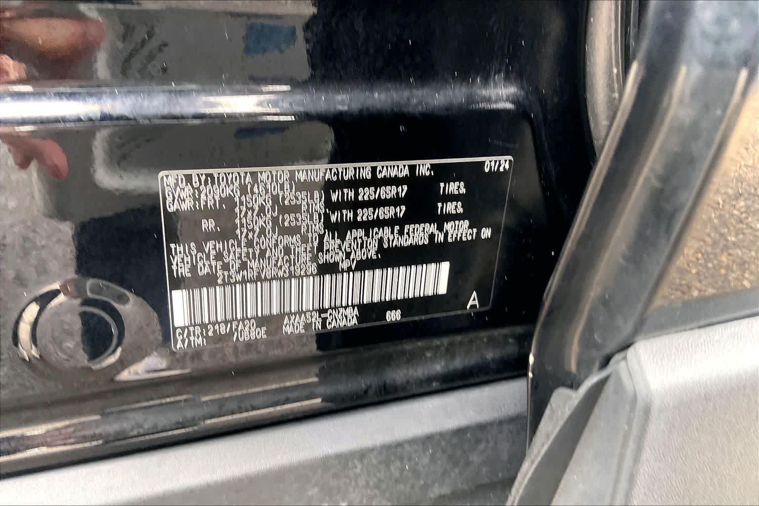 Used 2024 Midnight Black Metallic Toyota XLE image 34