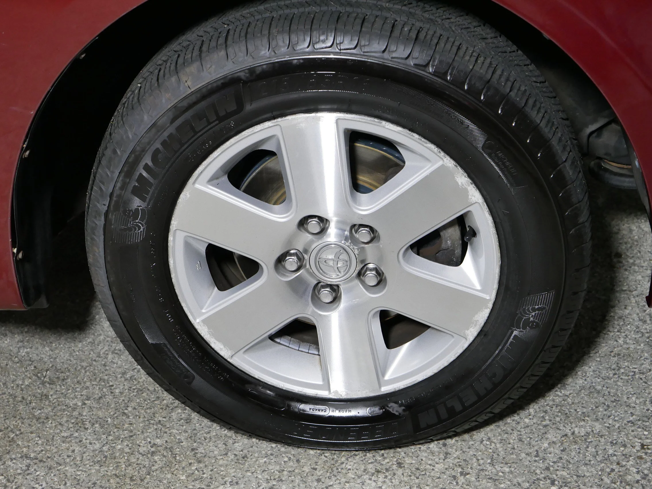 Used 2006 Salsa Red Pearl Toyota LE image 15