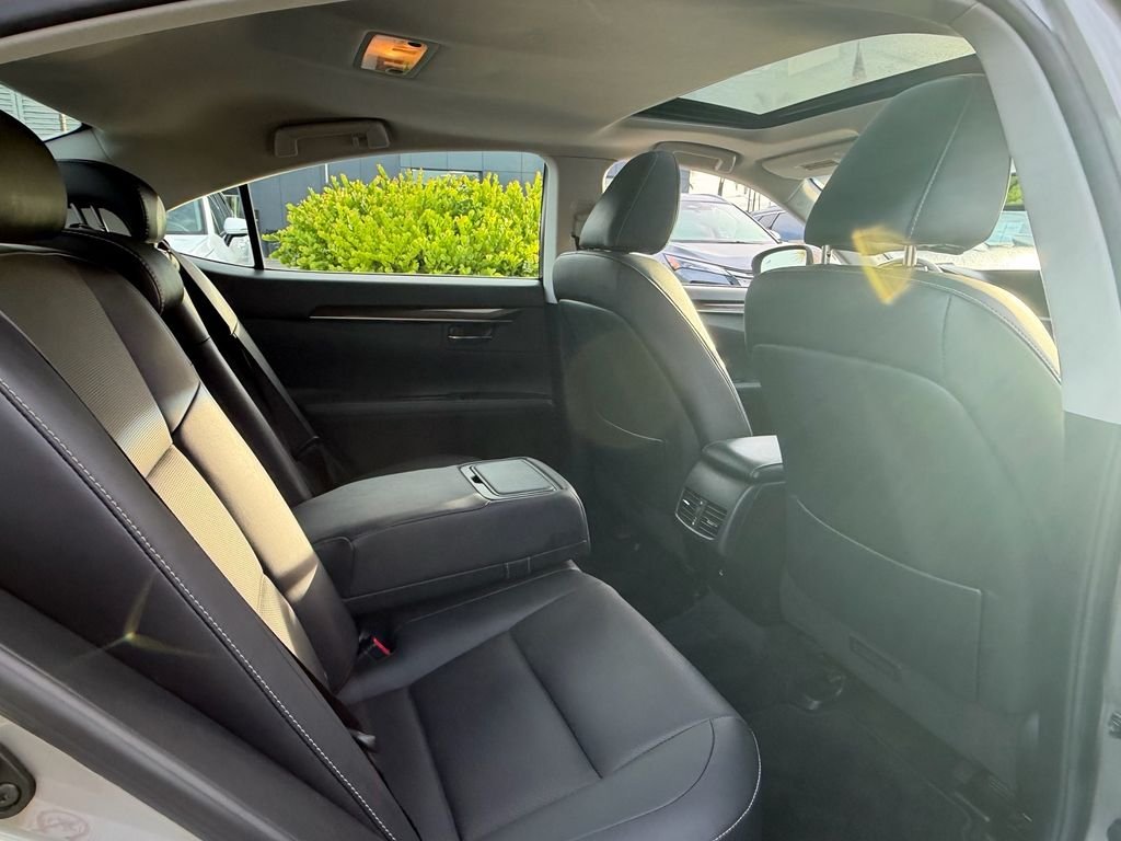 Used 2015 Silver Lexus 350 image 16
