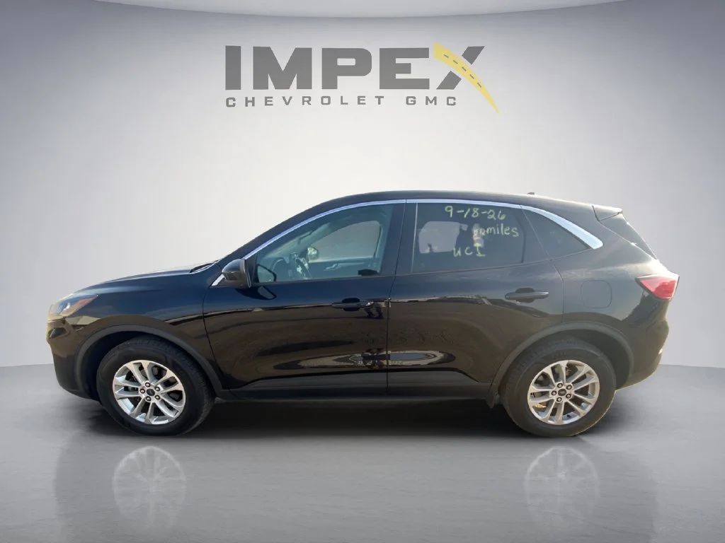 Used 2020 Black Ford SE image 2