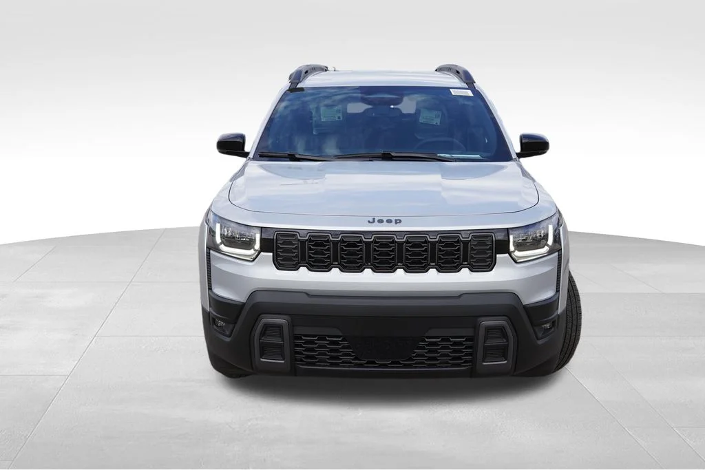 New 2026 Silver Zynith Clearcoat Jeep Limited image 8